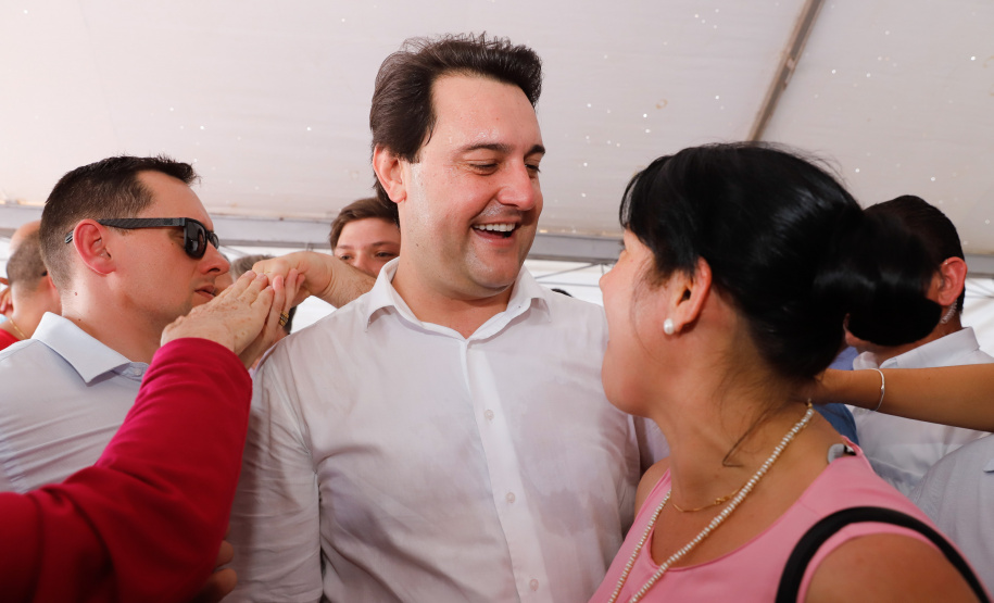 Londrina e outros sete municípios do Norte do Paraná terão R$ 29,8 milhões para fazer investimentos em escolas, ruas, centro cultural e compra de equipamentos. O governador Carlos Massa Ratinho Junior esteve nesta quinta-feira (03) em Londrina, onde recebeu os prefeitos e autorizou as licitações e homologações dos projetos.