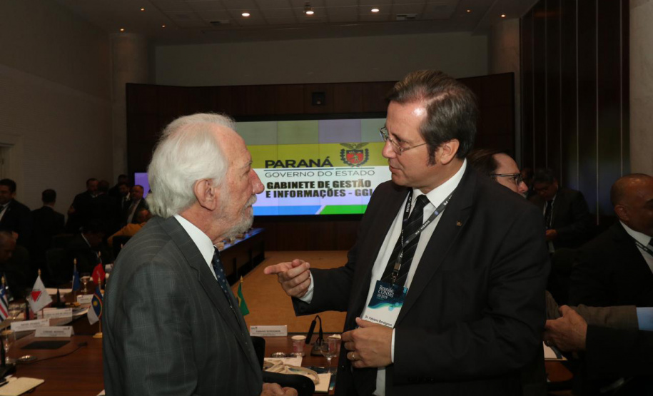 O vice-governador Darci Piana, durante reunião ordinária do Conselho Nacional dos Secretários de Estado da Justiça, da Cidadania, Direitos Humanos e Administração Penitenciária (Consej), no Gabinete de Gestão e Informações (GGI), no Palácio Iguaçu.
Foto: Camila Tonetti/Vice-givernadoria