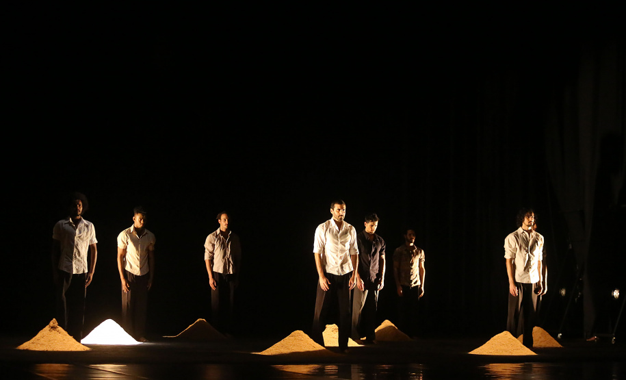 Abertura do 17º Festival de Dança de Londrina.