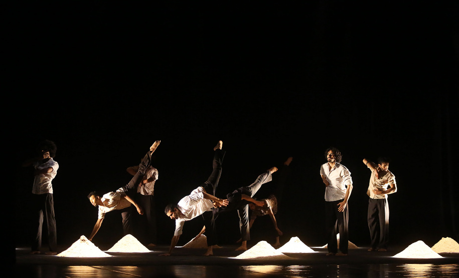 Abertura do 17º Festival de Dança de Londrina.