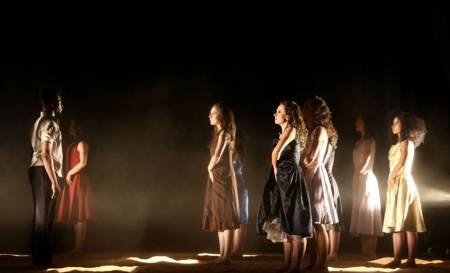 Abertura do 17º Festival de Dança de Londrina.