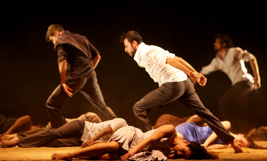 Abertura do 17º Festival de Dança de Londrina.