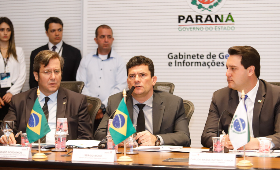 O governador Carlos Massa Ratinho Junior abriu nesta sexta-feira (04) a reunião do Conselho Nacional dos Secretários de Estado da Justiça, da Cidadania, Direitos Humanos e Administração Penitenciária (Consej), realizada no Palácio Iguaçu, em Curitiba.