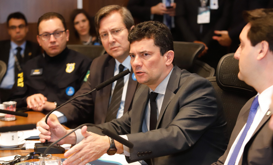 O governador Carlos Massa Ratinho Junior abriu nesta sexta-feira (04) a reunião do Conselho Nacional dos Secretários de Estado da Justiça, da Cidadania, Direitos Humanos e Administração Penitenciária (Consej), realizada no Palácio Iguaçu, em Curitiba.