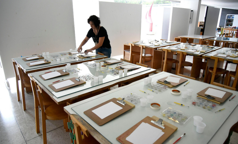 MON tem atividade com artista do acervo. Foto: Kraw Penas/SECC