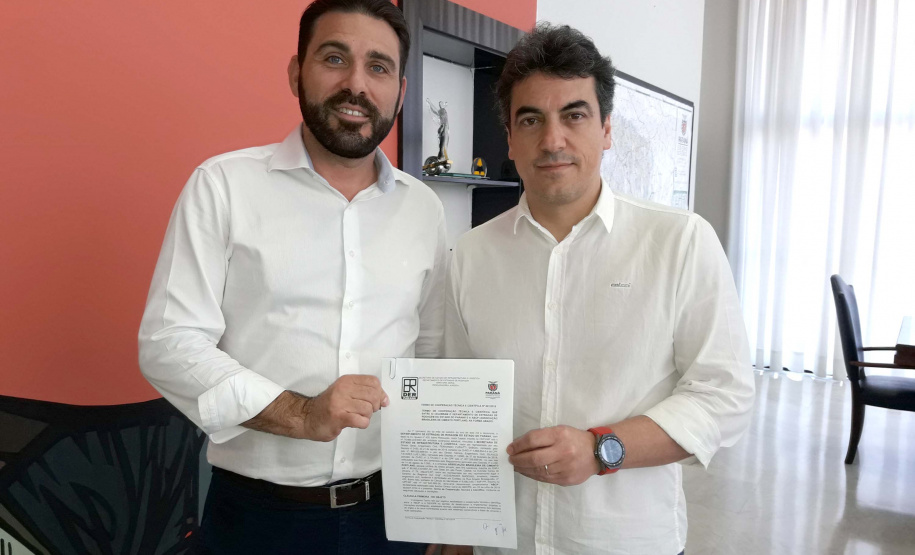 DER firma cooperação com Associação Brasileira de Cimento Portland. Foto: Divulgação/DER