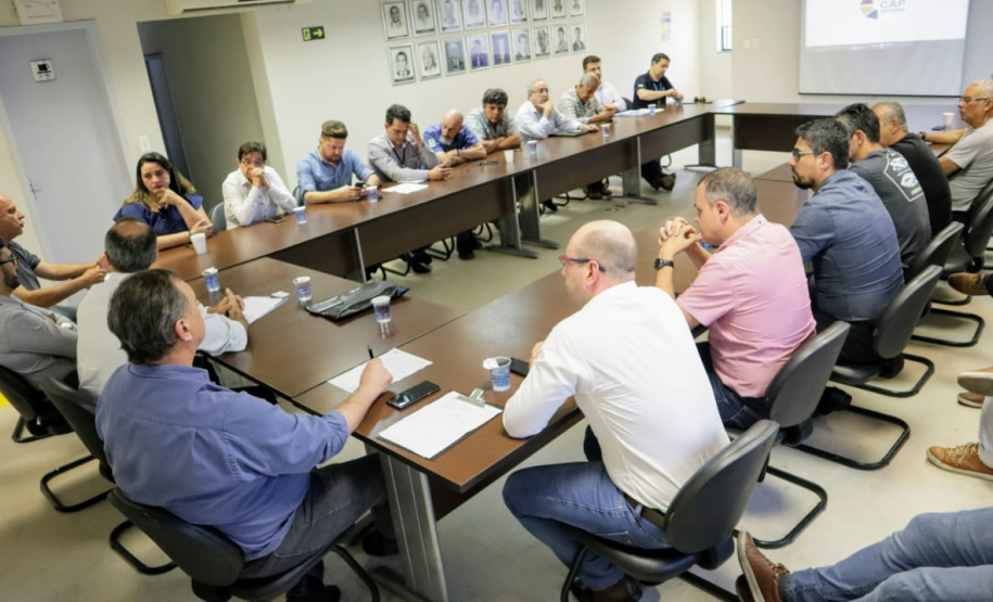 O Conselho da Autoridade Portuária de Antonina retomou, nesta sexta-feira (4), as reuniões periódicas que discutem temas envolvendo o porto, empresas do setor e o crescimento da cidade. Os encontros não aconteciam há quase dois anos e a partir de agora deverão ser trimestrais.Foto: Claudio Neves/Portos do Paraná