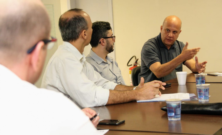 O Conselho da Autoridade Portuária de Antonina retomou, nesta sexta-feira (4), as reuniões periódicas que discutem temas envolvendo o porto, empresas do setor e o crescimento da cidade. Os encontros não aconteciam há quase dois anos e a partir de agora deverão ser trimestrais.Foto: Claudio Neves/Portos do Paraná