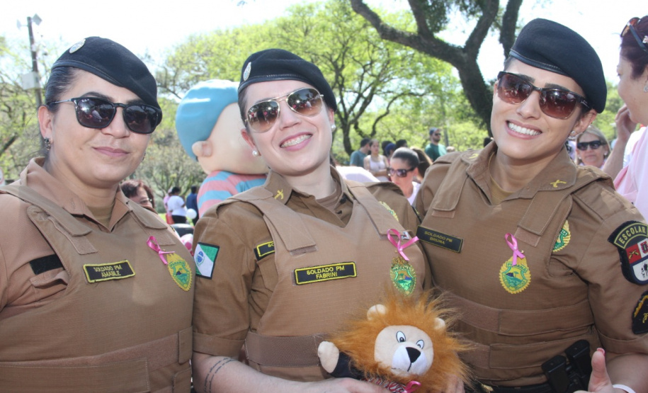 Outubro Rosa do Governo do Paraná reúne mais de mil pessoas no Parque Barigui. Foto:Divulgação/SEJUF