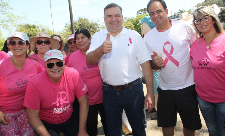 Outubro Rosa do Governo do Paraná reúne mais de mil pessoas no Parque Barigui. Foto:Divulgação/SEJUF