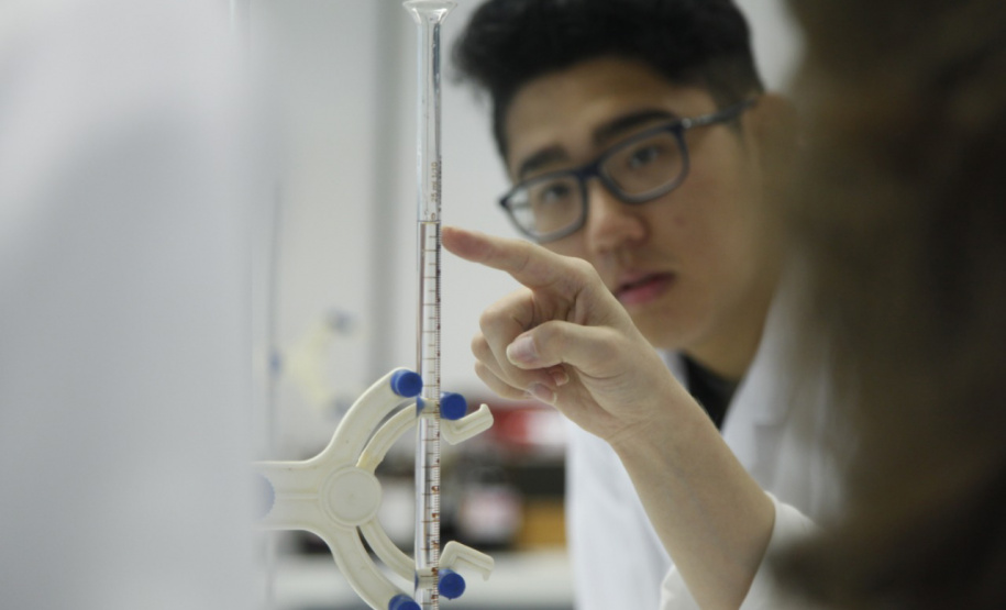 As universidade estaduais do Paraná estão entre as mais inovadoras do Brasil, segundo o Ranking Universitário da Folha de São Paulo (RUF), divulgado segunda-feira (7). Foram avaliadas 196 universidades brasileiras, públicas e privadas de acordo com indicadores de inovação, pesquisa, internacionalização, ensino e mercado.