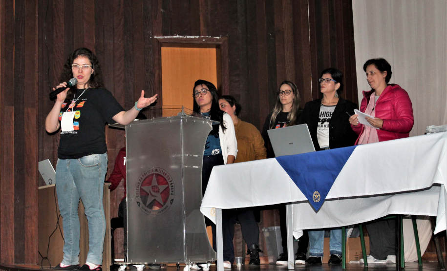 58 professores intercambistas da Secretaria de Estado da Educação e do Esporte participaram nesta segunda (7) e terça-feira (8), em Curitiba, do I Encontro Estadual de Capacitação de Professores no Exterior – Estados Unidos e Canadá, organizado pelo Departamento de Desenvolvimento Curricular da secretaria. Foto: Divulgação/SEED