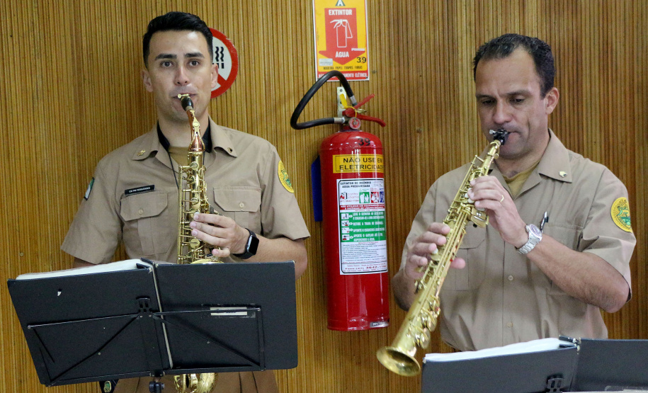 O Batalhão de Polícia Rodoviária (BPRv) recebeu nesta quarta-feira (09), na sede do Departamento de Estradas e Rodagens (DER-PR), em Curitiba, o novo comandante da unidade. O coronel Erich Wagner Osternack passou a função ao tenente-coronel Olavo Vianei Francischett Nunes, que desde 2012 chefiava a Central de Operações Policiais Militares (Copom).