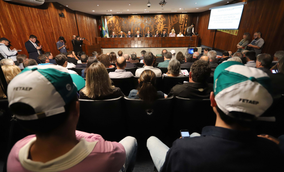 O secretário de Agricultura e Abastecimento Norberto Ortigara, participa da Audiência Pública que trata da incorporação da Emater, CPRA, Codapar e do Iapar, na Assembleia Legislativa.Curitiba, 09-10-19.Foto: Arnaldo Alves / AEN.