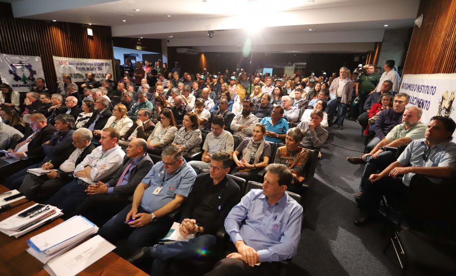 O secretário de Agricultura e Abastecimento Norberto Ortigara, participa da Audiência Pública que trata da incorporação da Emater, CPRA, Codapar e do Iapar, na Assembleia Legislativa.Curitiba, 09-10-19.Foto: Arnaldo Alves / AEN.