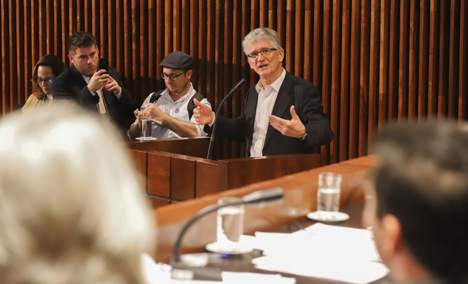 O secretário de Agricultura e Abastecimento Norberto Ortigara, participa da Audiência Pública que trata da incorporação da Emater, CPRA, Codapar e do Iapar, na Assembleia Legislativa.Curitiba, 09-10-19.Foto: Arnaldo Alves / AEN.