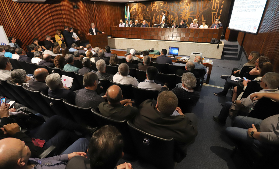 O secretário de Agricultura e Abastecimento Norberto Ortigara, participa da Audiência Pública que trata da incorporação da Emater, CPRA, Codapar e do Iapar, na Assembleia Legislativa.Curitiba, 09-10-19.Foto: Arnaldo Alves / AEN.