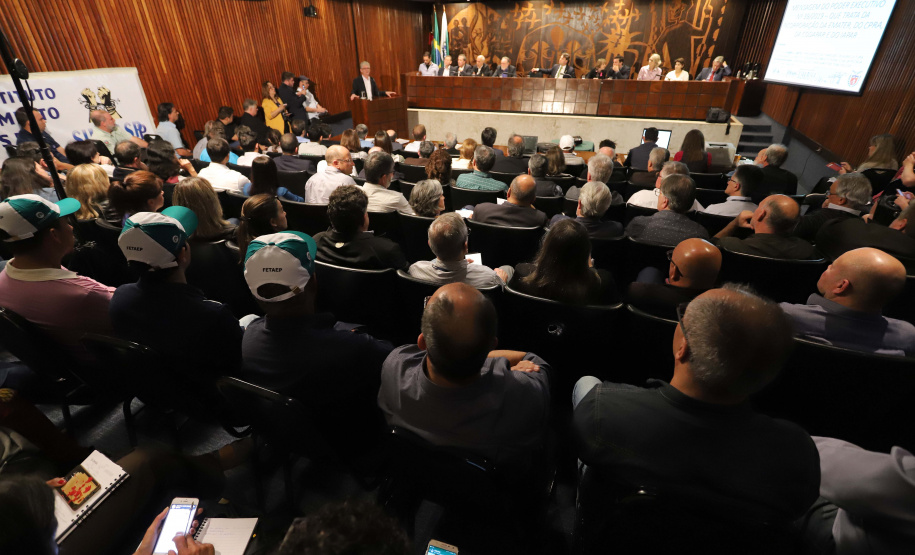 O secretário de Agricultura e Abastecimento Norberto Ortigara, participa da Audiência Pública que trata da incorporação da Emater, CPRA, Codapar e do Iapar, na Assembleia Legislativa.Curitiba, 09-10-19.Foto: Arnaldo Alves / AEN.