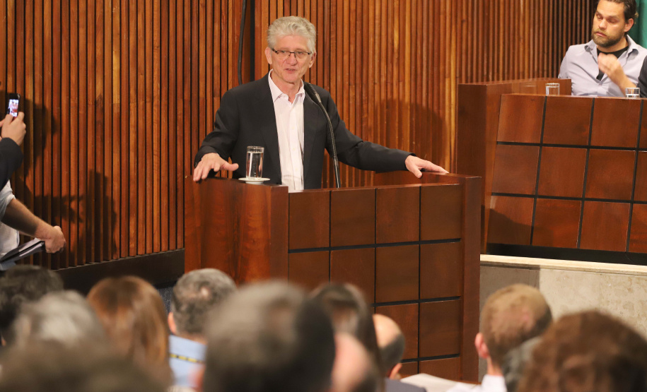 O secretário de Agricultura e Abastecimento Norberto Ortigara, participa da Audiência Pública que trata da incorporação da Emater, CPRA, Codapar e do Iapar, na Assembleia Legislativa.Curitiba, 09-10-19.Foto: Arnaldo Alves / AEN.