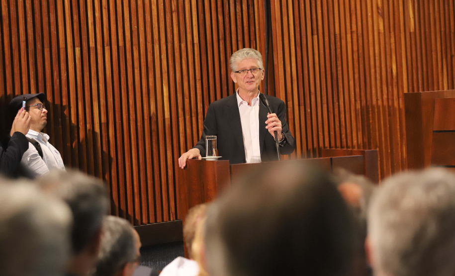 O secretário de Agricultura e Abastecimento Norberto Ortigara, participa da Audiência Pública que trata da incorporação da Emater, CPRA, Codapar e do Iapar, na Assembleia Legislativa.Curitiba, 09-10-19.Foto: Arnaldo Alves / AEN.