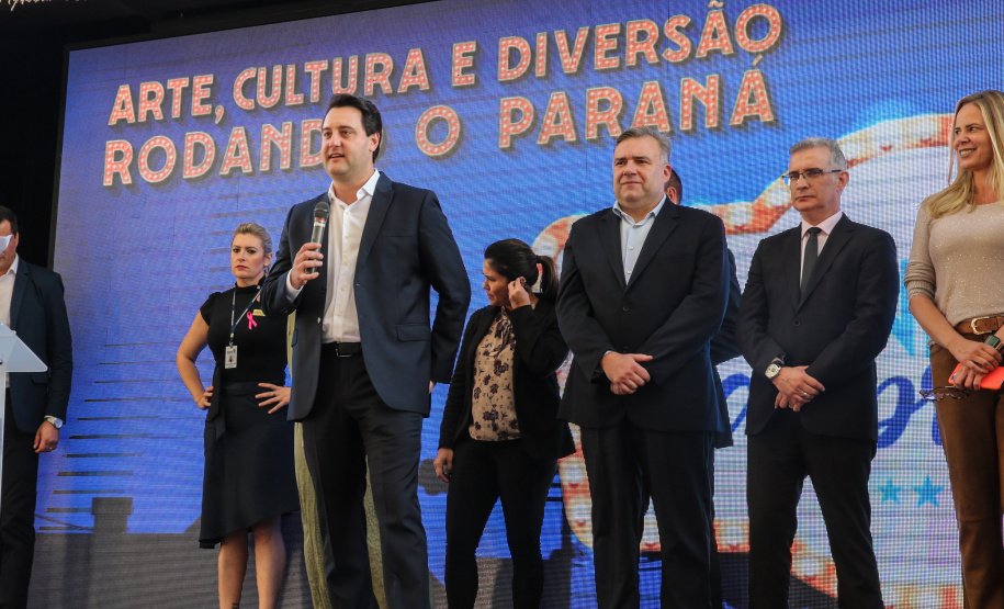 O governador Carlos Massa Ratinho Junior lança nesta quarta-feira (09) o projeto Cinema na Praça, que beneficiará cidades com até dez mil habitantes que não têm cinemas de rua ou em centros comerciais, no Palácio Iguaçu, em Curitiba.  09/10/2019 - Foto: Geraldo Bubniak/AEN