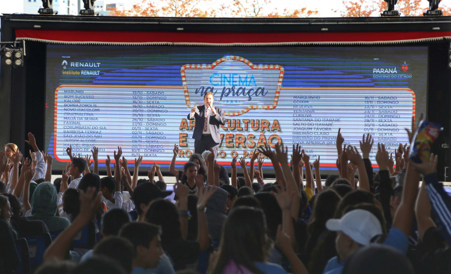 O Governo do Paraná lançou nesta quarta-feira (09) o projeto Cinema na Praça, que beneficiará cidades com até dez mil habitantes que não têm cinemas de rua ou em centros comerciais.Foto: José Fernando Ogura/AEN