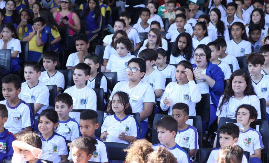 O Governo do Paraná lançou nesta quarta-feira (09) o projeto Cinema na Praça, que beneficiará cidades com até dez mil habitantes que não têm cinemas de rua ou em centros comerciais.Foto: José Fernando Ogura/AEN