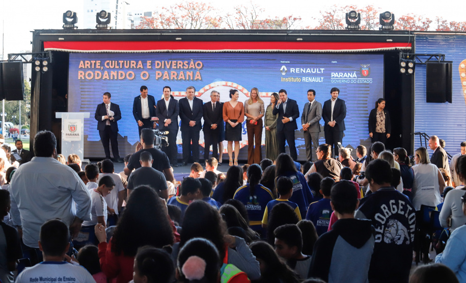 O governador Carlos Massa Ratinho Junior lança nesta quarta-feira (09) o projeto Cinema na Praça, que beneficiará cidades com até dez mil habitantes que não têm cinemas de rua ou em centros comerciais, no Palácio Iguaçu, em Curitiba.  09/10/2019