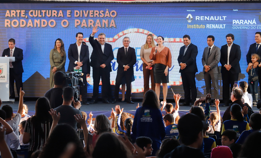 O governador Carlos Massa Ratinho Junior lança nesta quarta-feira (09) o projeto Cinema na Praça, que beneficiará cidades com até dez mil habitantes que não têm cinemas de rua ou em centros comerciais, no Palácio Iguaçu, em Curitiba.  09/10/2019
