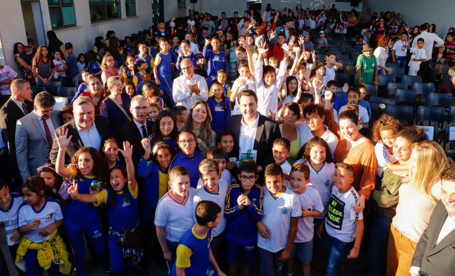 O governador Carlos Massa Ratinho Junior lança nesta quarta-feira (09) o projeto Cinema na Praça, que beneficiará cidades com até dez mil habitantes que não têm cinemas de rua ou em centros comerciais, no Palácio Iguaçu, em Curitiba.  09/10/2019