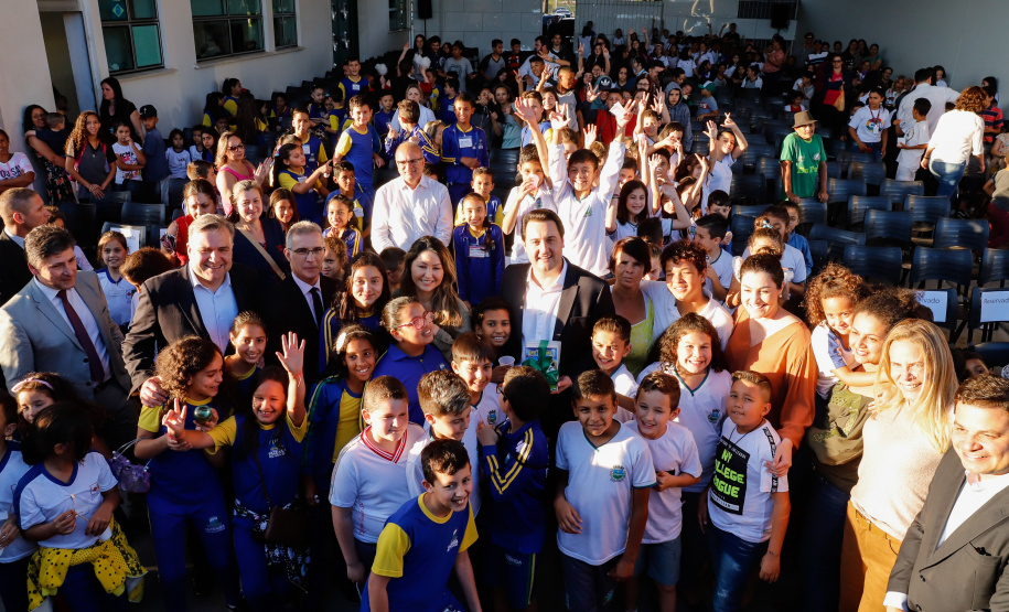 O governador Carlos Massa Ratinho Junior lança nesta quarta-feira (09) o projeto Cinema na Praça, que beneficiará cidades com até dez mil habitantes que não têm cinemas de rua ou em centros comerciais, no Palácio Iguaçu, em Curitiba.  09/10/2019