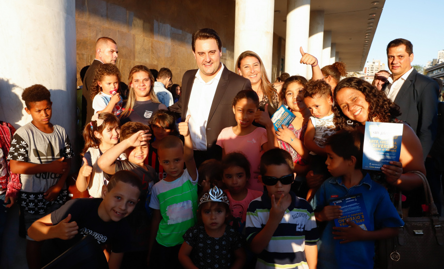 O governador Carlos Massa Ratinho Junior lança nesta quarta-feira (09) o projeto Cinema na Praça, que beneficiará cidades com até dez mil habitantes que não têm cinemas de rua ou em centros comerciais, no Palácio Iguaçu, em Curitiba.  09/10/2019