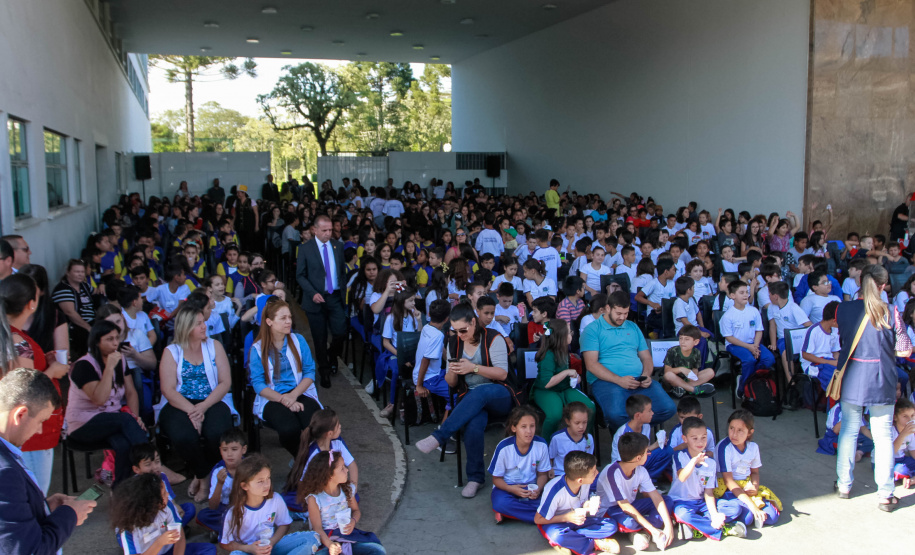 O governador Carlos Massa Ratinho Junior lança nesta quarta-feira (09) o projeto Cinema na Praça, que beneficiará cidades com até dez mil habitantes que não têm cinemas de rua ou em centros comerciais, no Palácio Iguaçu, em Curitiba. 09/10/2019