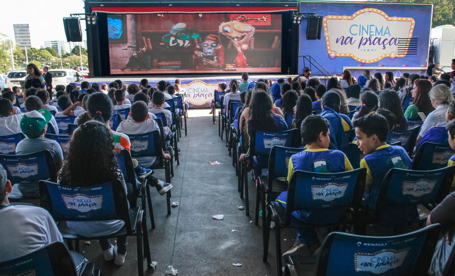 O governador Carlos Massa Ratinho Junior lança nesta quarta-feira (09) o projeto Cinema na Praça, que beneficiará cidades com até dez mil habitantes que não têm cinemas de rua ou em centros comerciais, no Palácio Iguaçu, em Curitiba. 09/10/2019