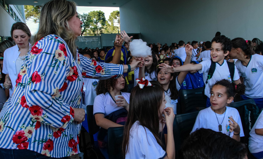 O governador Carlos Massa Ratinho Junior lança nesta quarta-feira (09) o projeto Cinema na Praça, que beneficiará cidades com até dez mil habitantes que não têm cinemas de rua ou em centros comerciais, no Palácio Iguaçu, em Curitiba. 09/10/2019