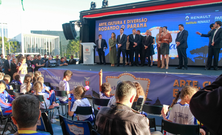 O governador Carlos Massa Ratinho Junior lança nesta quarta-feira (09) o projeto Cinema na Praça, que beneficiará cidades com até dez mil habitantes que não têm cinemas de rua ou em centros comerciais, no Palácio Iguaçu, em Curitiba. 09/10/2019