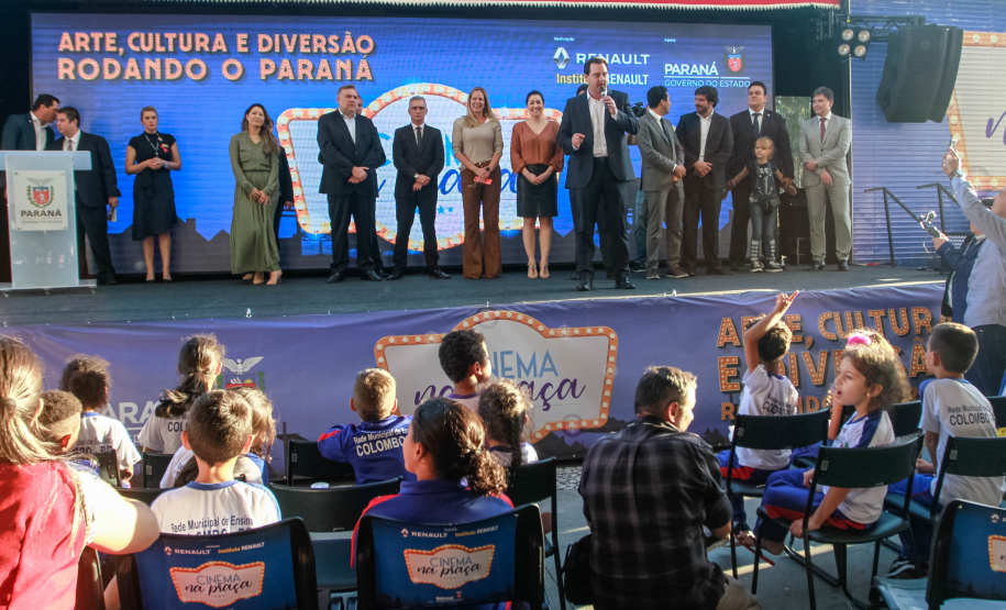 O governador Carlos Massa Ratinho Junior lança nesta quarta-feira (09) o projeto Cinema na Praça, que beneficiará cidades com até dez mil habitantes que não têm cinemas de rua ou em centros comerciais, no Palácio Iguaçu, em Curitiba. 09/10/2019