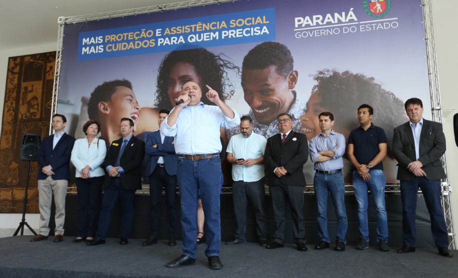 O Governo do Estado vai fortalecer a estrutura de assistência social de 164 municípios paranaenses, com o repasse de R$ 19 milhões para aprimoramento de Centros de Referência de Assistência Social (Cras) e de Centros de Referência Especializado de Assistência Social (Creas), além da concessão de benefícios eventuais