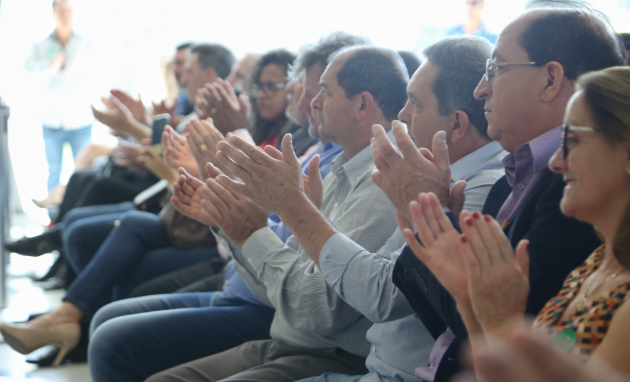 O Governo do Estado vai fortalecer a estrutura de assistência social de 164 municípios paranaenses, com o repasse de R$ 19 milhões para aprimoramento de Centros de Referência de Assistência Social (Cras) e de Centros de Referência Especializado de Assistência Social (Creas), além da concessão de benefícios eventuais