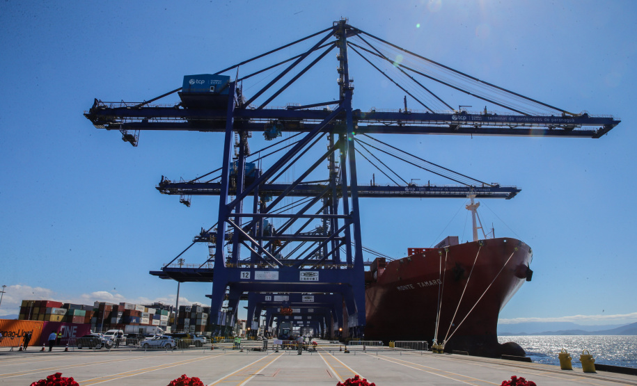 O governador Carlos Massa Ratinho Júnior inaugura nesta quinta-feira (10) , o viaduto da BR-277 e as obras de ampliação do Terminal de Contêineres de Paranaguá (TCP).Paranaguá, 09/10/2019 -  Foto: Geraldo Bubniak/AEN