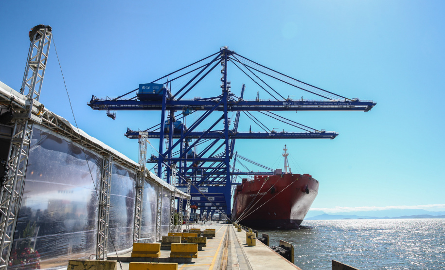O governador Carlos Massa Ratinho Júnior inaugura nesta quinta-feira (10) , o viaduto da BR-277 e as obras de ampliação do Terminal de Contêineres de Paranaguá (TCP).Paranaguá, 09/10/2019 -  Foto: Geraldo Bubniak/AEN