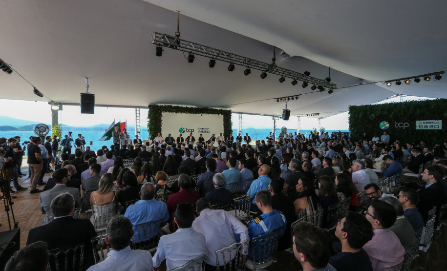 O governador Carlos Massa Ratinho Júnior inaugura nesta quinta-feira (10) , o viaduto da BR-277 e as obras de ampliação do Terminal de Contêineres de Paranaguá (TCP).Paranaguá, 09/10/2019 -  Foto: Geraldo Bubniak/AEN