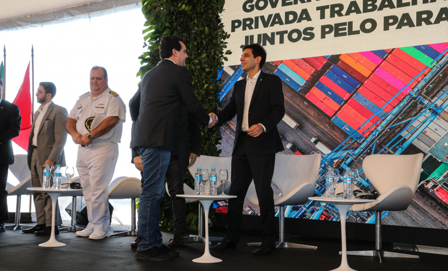 O governador Carlos Massa Ratinho Júnior inaugura nesta quinta-feira (10) , o viaduto da BR-277 e as obras de ampliação do Terminal de Contêineres de Paranaguá (TCP).Paranaguá, 09/10/2019 -  Foto: Geraldo Bubniak/AEN