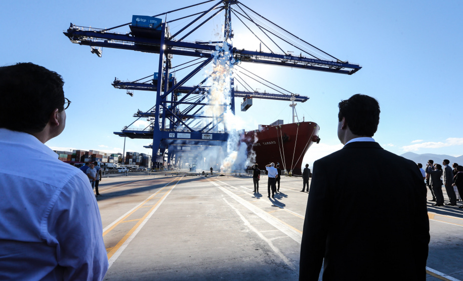 O governador Carlos Massa Ratinho Júnior inaugura nesta quinta-feira (10) , o viaduto da BR-277 e as obras de ampliação do Terminal de Contêineres de Paranaguá (TCP).Paranaguá, 09/10/2019 -  Foto: Geraldo Bubniak/AEN