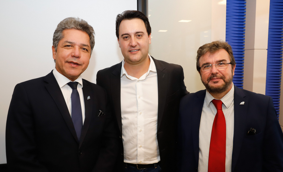 O Paraná passou a ter o maior terminal portuário em movimentação de contêineres do País