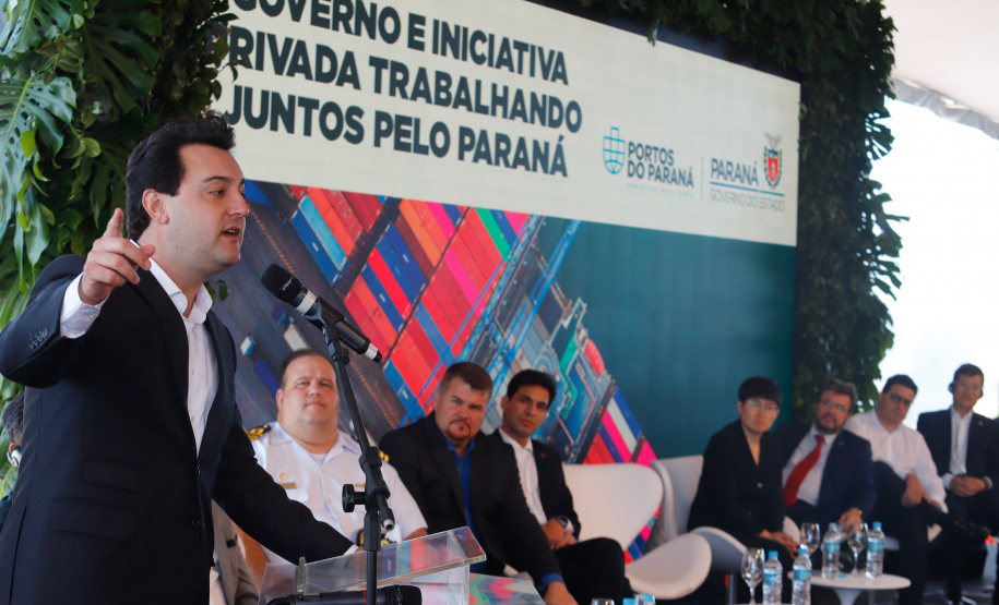 O Paraná passou a ter o maior terminal portuário em movimentação de contêineres do País. Nesta quinta-feira (10) o governador Carlos Massa Ratinho Junior inaugurou as obras de ampliação do Terminal de Contêineres de Paranaguá (TCP), que aumentarão o potencial de operação em 66%, passando das atuais 1,5 milhão TEUs/ano para 2,5 milhões.