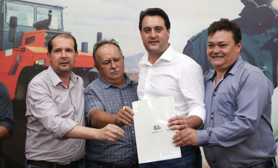 O Governo do Estado confirmou nesta quinta-feira (10) a liberação de R$ 6,3 milhões para nove municípios da Região Oeste do Paraná