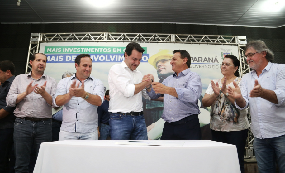 O Governo do Estado confirmou nesta quinta-feira (10) a liberação de R$ 6,3 milhões para nove municípios da Região Oeste do Paraná