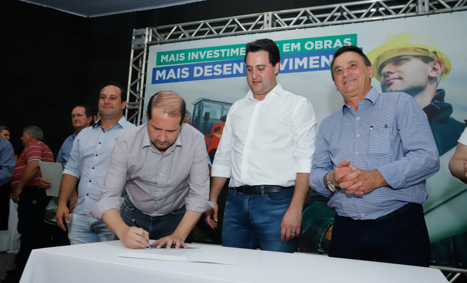 O Governo do Estado confirmou nesta quinta-feira (10) a liberação de R$ 6,3 milhões para nove municípios da Região Oeste do Paraná