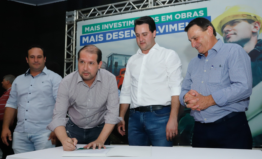 O Governo do Estado confirmou nesta quinta-feira (10) a liberação de R$ 6,3 milhões para nove municípios da Região Oeste do Paraná